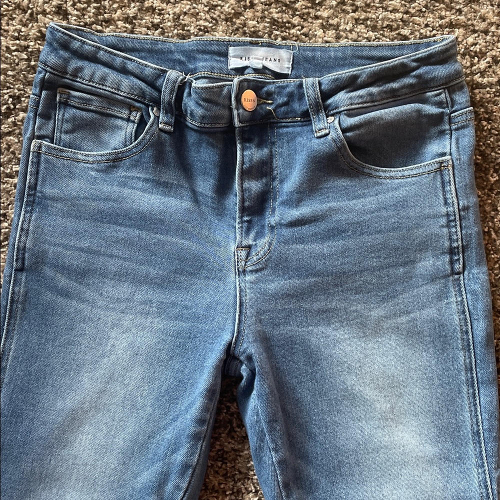 Risen stretch boutique cropped jeans. - Picture 2 of 10